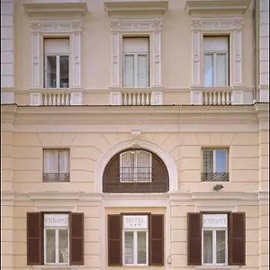 Embassy فندق